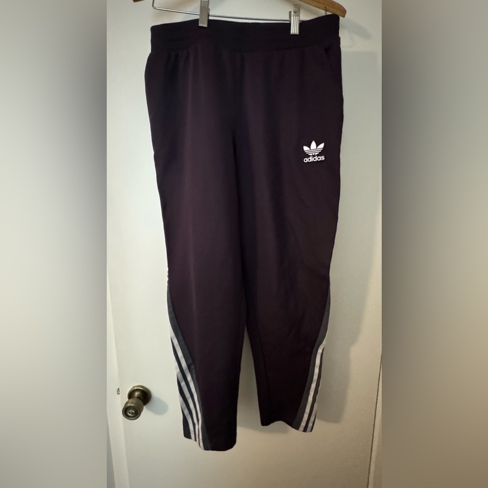 Adidas joggers / gym pants, Men’s size M